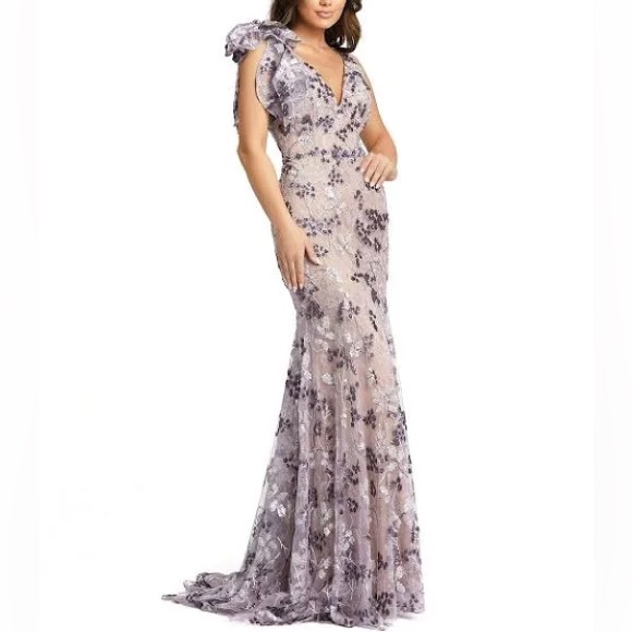 New women Sz 14 Beaded sophisticated gown - Picture 4 of 13